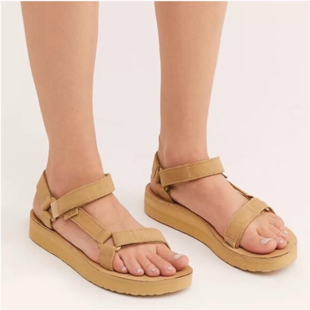 Teva midform leather strap sandals